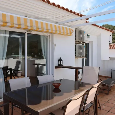 Spacious Penthouse With Balcony Benahavis